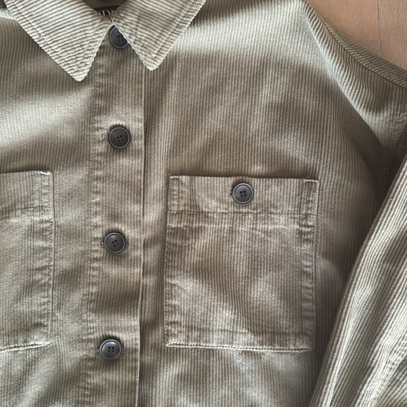 Women’s Zara sage green cropped corduroy jacket size S - Picture 2 of 4